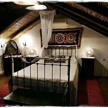 Ero's Traditional Koróni