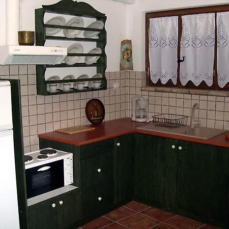Ero's Traditional * Koróni